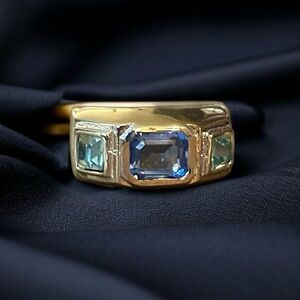 Vintage Vargas 18KHGE simulated sapphire ring